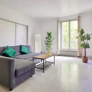 Apartamento 2 Bedrooms Tour Eiffel Rapp, Paris